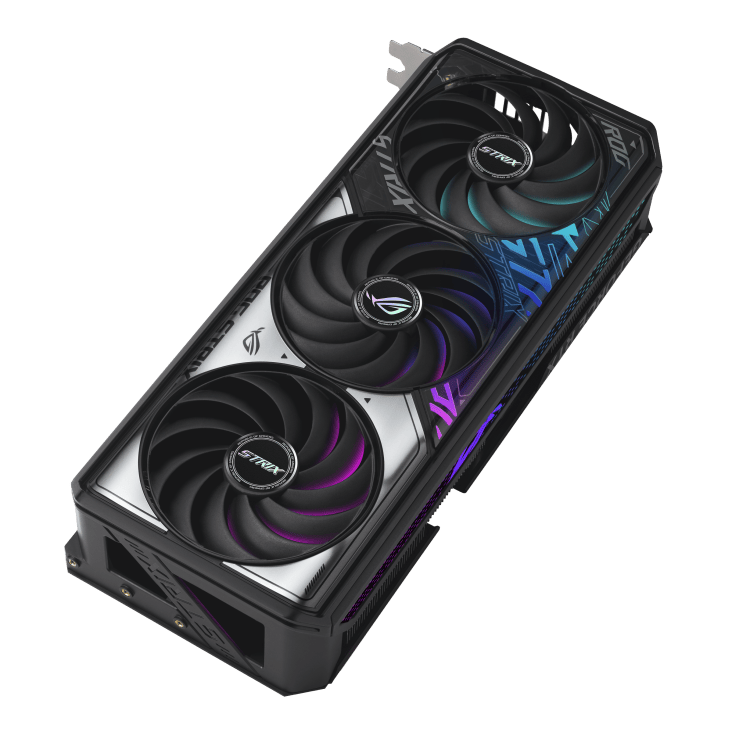 تصویر جانبی کارت گرافیک ROG Strix RTX 5070 Ti با طراحی سه‌فن